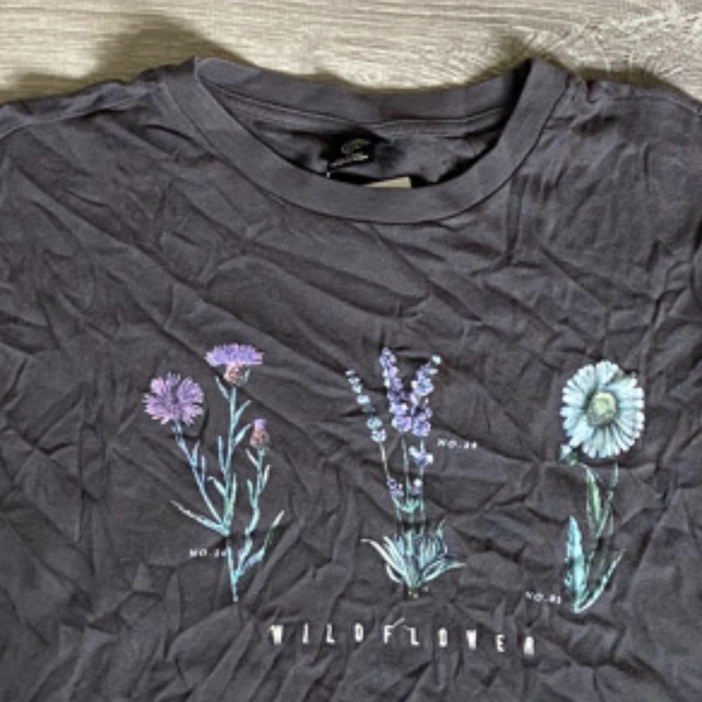 NWT Urban Outfitters Wildflower Cropped Top